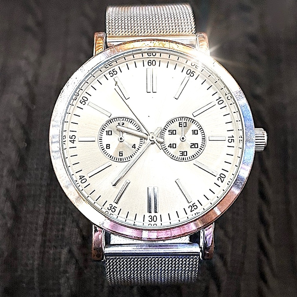 Unisex ALDO Silver Mesh weave band.